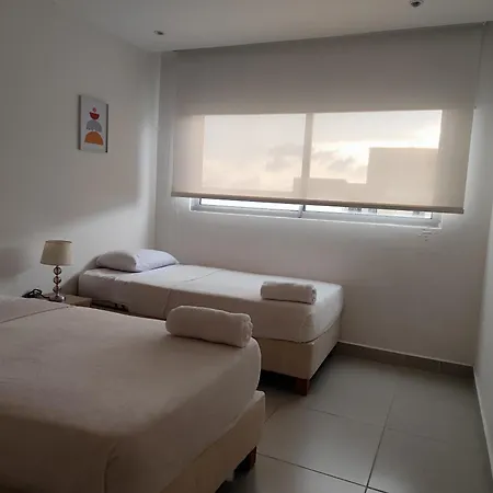 Centro De Convenciones, Aeropuerto *